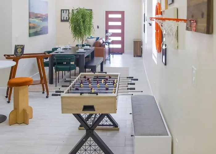 Houston Hideaway With King Bed, Games, Prime Location