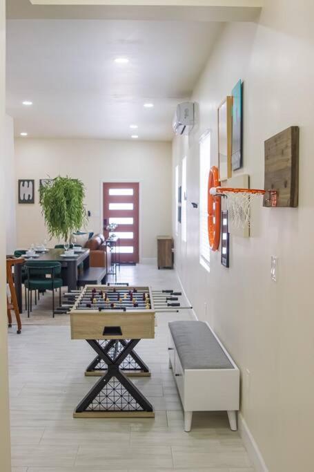 Hideaway With King Bed, Games, Prime Location