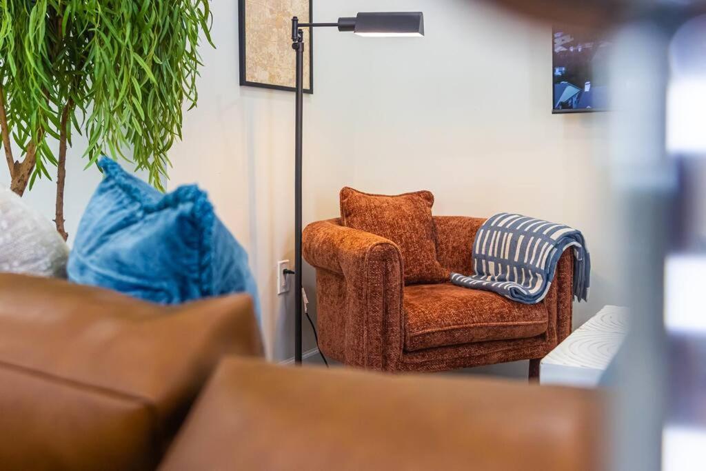 Hébergement de vacances Hideaway With King Bed, Games, Prime Location