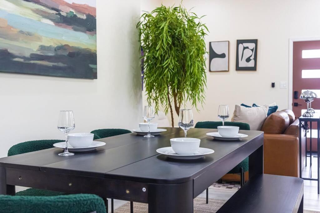 Hébergement de vacances Hideaway With King Bed, Games, Prime Location Houston