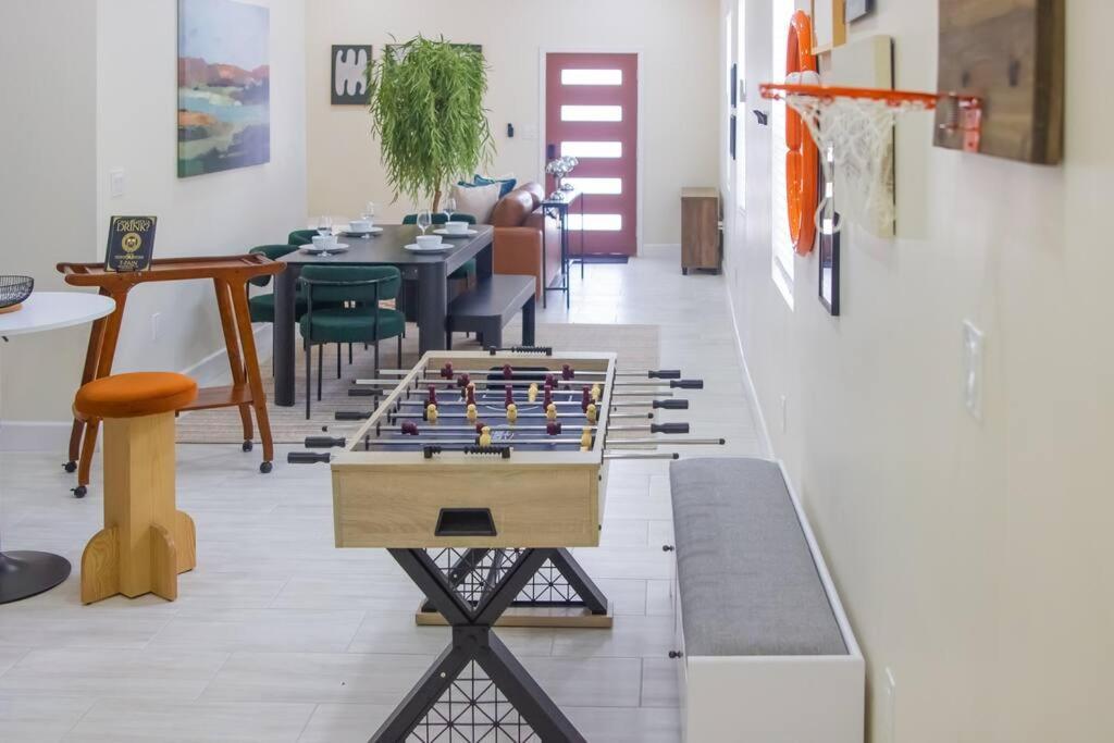 Hideaway With King Bed, Games, Prime Location Houston