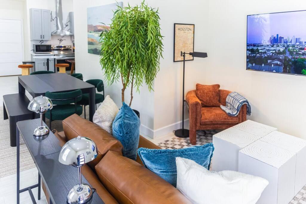 Hideaway With King Bed, Games, Prime Location Hébergement de vacances *